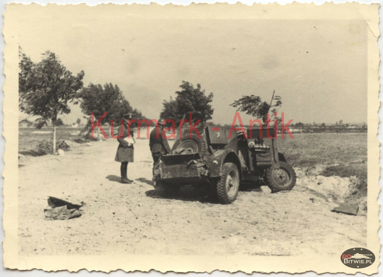 [Z.Pz.Aufkl.Abt.17.001] C936 Foto Wehrmacht Polen Panzer A.A.17 Spähwagen KFZ13 Name Jaguar auf Mine gef.jpg