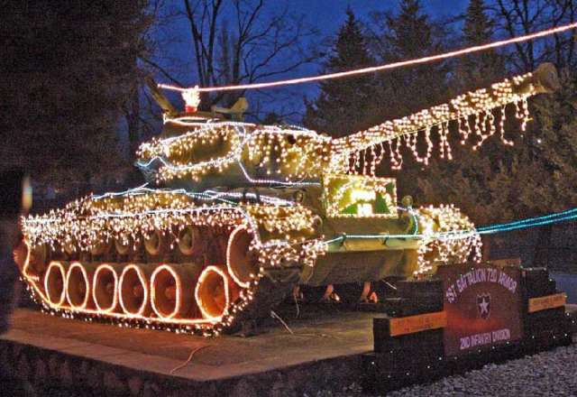 tank-christmas-decoration.jpg