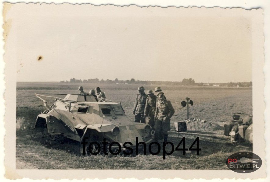 [PSW][#201]{010}{a} le.Pz.Sp.Wg (FU) Sd.Kfz.223, II.!Aufkl.Rgt.(mot.).7, WH-71248, 'Weimar', Lelów - Szczekociny (Obltn. Schütt).jpg