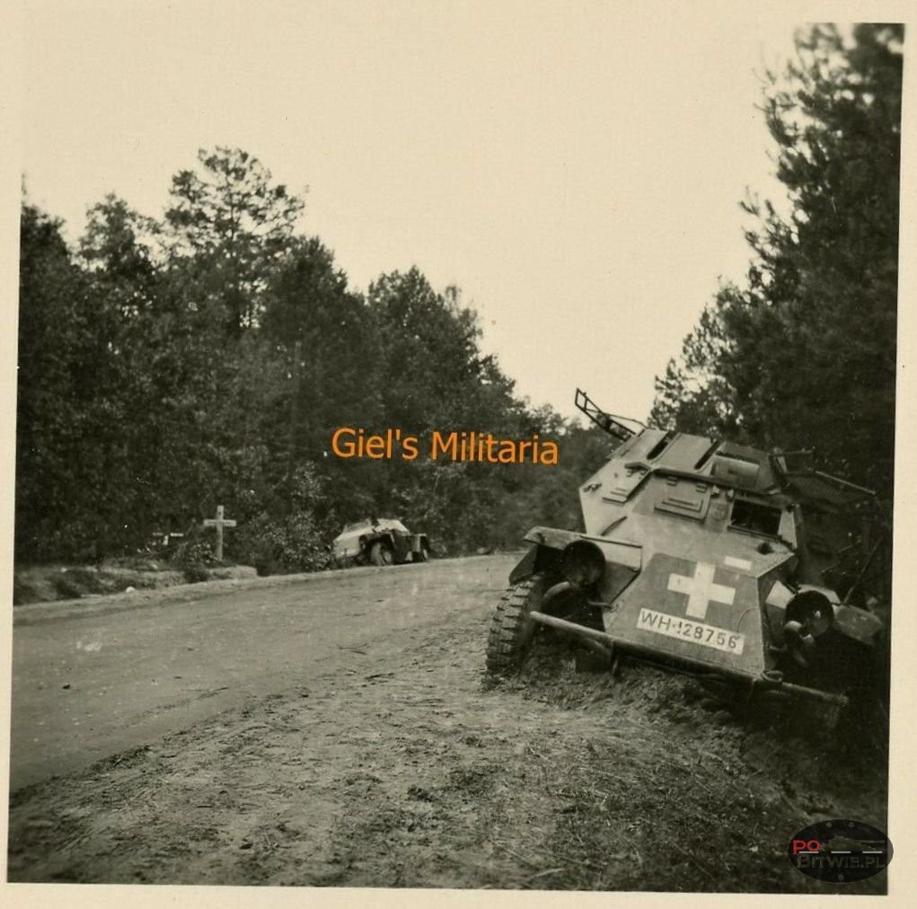 [PSW][#185]{001}{a} le.Pz.Sp.Wg (2 cm) Sd.Kfz.222, Aufkl.Abt.(mot.).13, WH-128756, Oszczepalin Pierwszy (k.Kocka) (Hptm.Lunke, Ltn.Scheiber).jpg