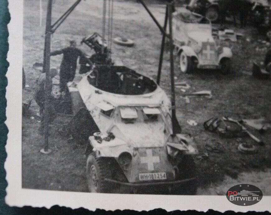 Foto Photo ME Panzer tank Panzerspähwagen Panzerkampfwagen Balkenkreuz Reparatur b.jpg