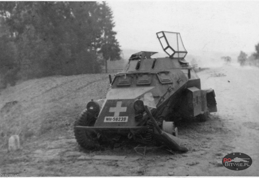 [PSW][#170]{001}{a} le.Pz.Sp.Wg (2 cm) Sd.Kfz.222, II.!Aufkl.Rgt.(mot.).9, WH-56239, Raba Niżna.jpg