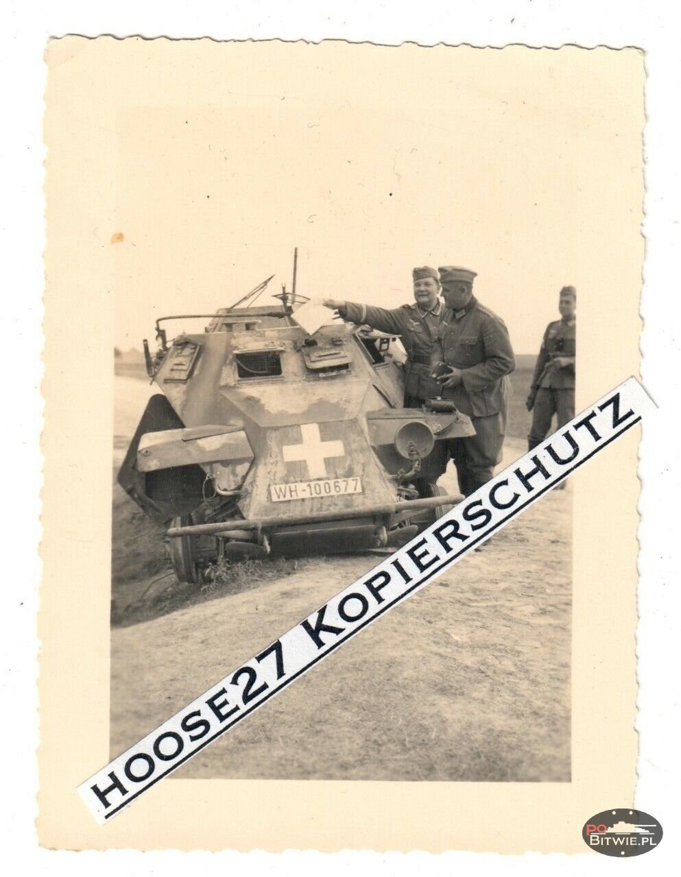 [PSW][#245]{001}{a} le.Pz.Sp.Wg (FU) Sd.Kfz.223, Aufkl.Abt.(mot.).X, WH-100677, okolice Ożarowa (IR29), na drodze, pole.jpg