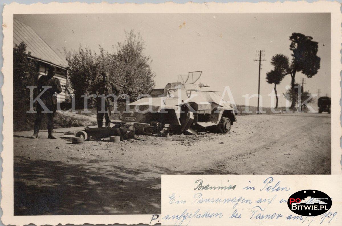 [Z.Inf.Rgt.91.002] D001 Foto Wehrmacht Polen Feldzug Panzer Spähwagen 222 crash Tarnow 9.9.1939.jpg