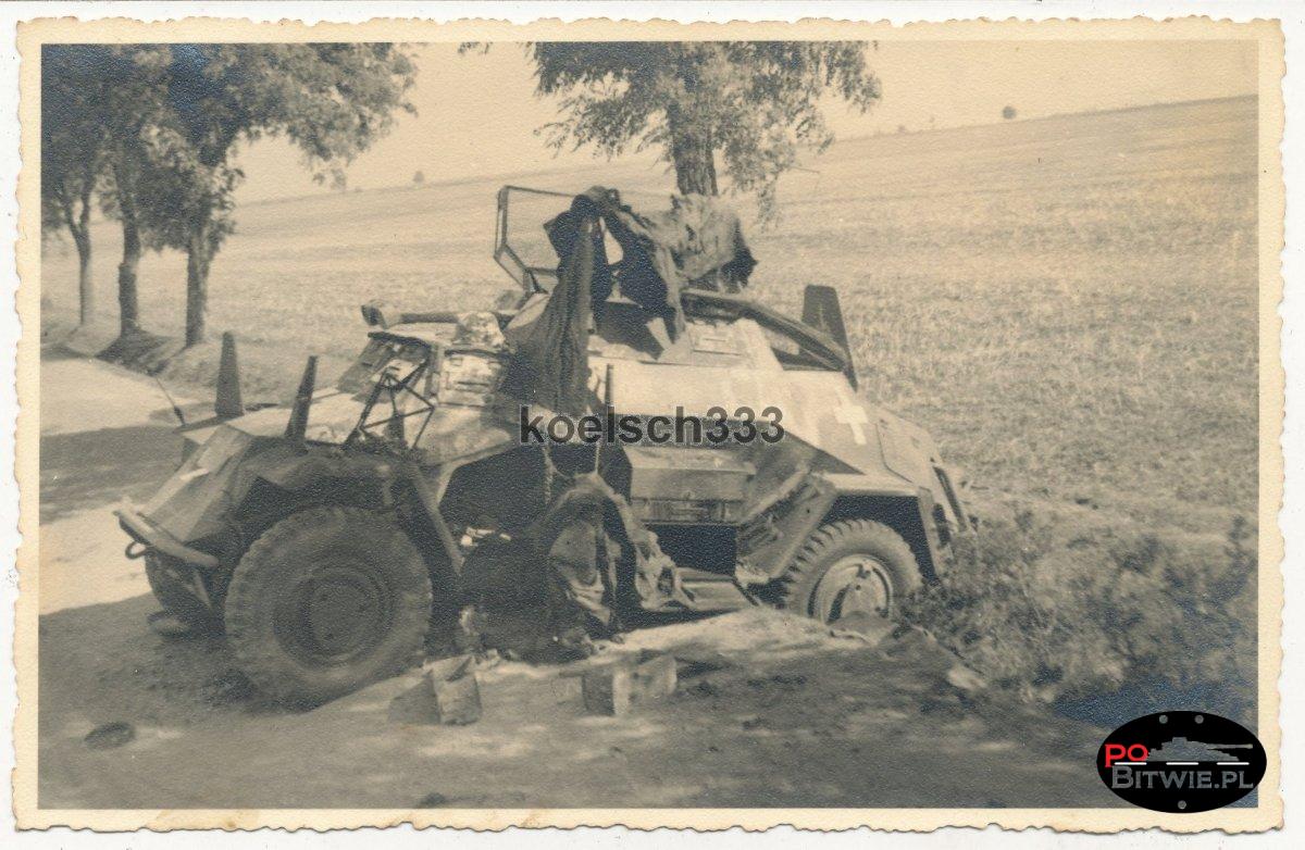 [Z.Art.Rgt.103.001] Foto abgeschossener 4 Rad Panzerspähwagen der Wehrmacht in Polen 1939.jpg