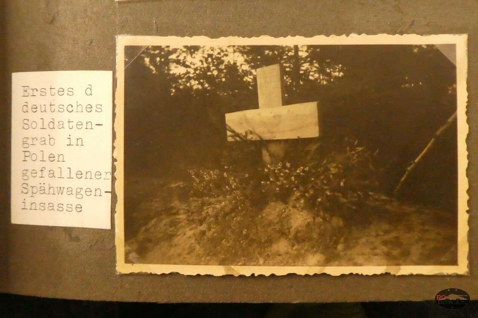[Z.Inf.Rgt.62.002] 25 2. WK Foto Wehrmacht Foto WK II Foto Polen Soldatengrab.jpg